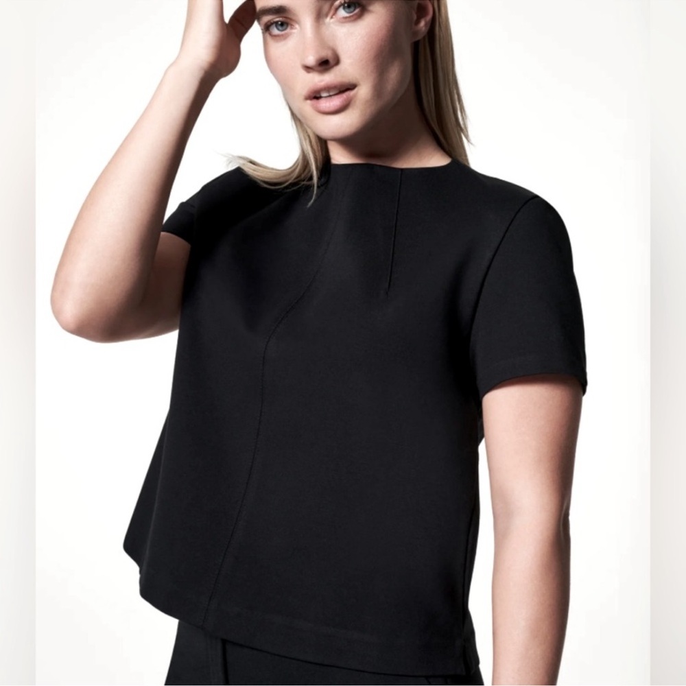 SPANX “the perfect funnel top” Short Sleeve